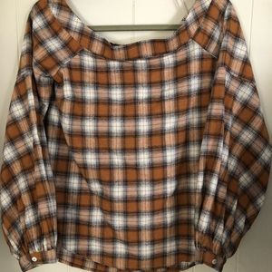 Off the shoulder loose plaid shirt